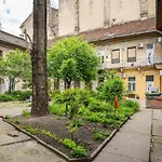 New Downtown Bliss - A Homelike Haven